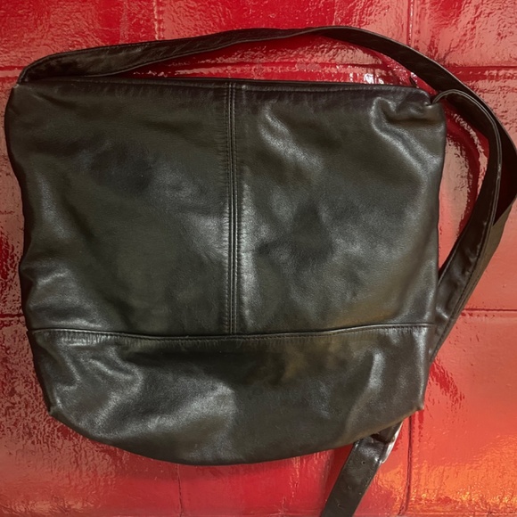 Genuine Soft Leather Vintage White Mountain Crossbody Purse - Picture 2 of 4